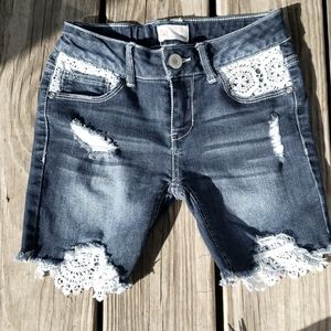 SO Bermuda Lace Shorts!
